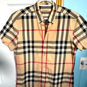Short - sleeve Burberry shirt